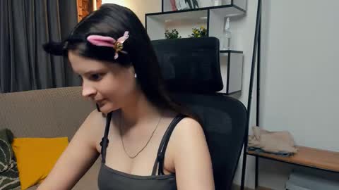 Snapshot of puremelody chatting on 10-12-25, 10:42 puremelody online show from 10-12-25, 10:42