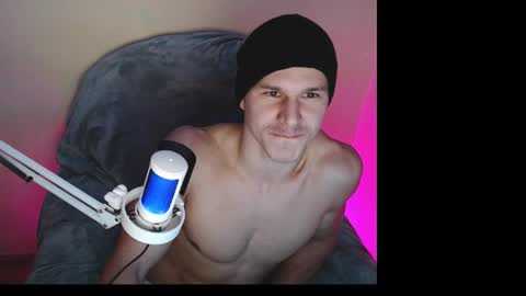 Snapshot of puremenshape chatting on 11-18-25, 05:28 puremenshape online show from 11-18-25, 05:28