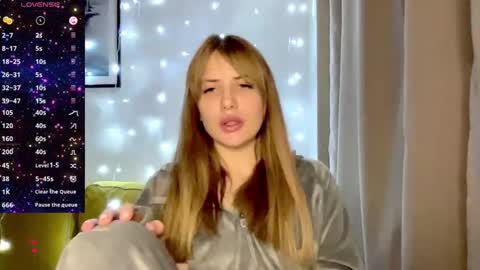 Snapshot of puremiraclealis chatting on 12-12-24, 08:43 Alicia online show from 12-12-24, 08:43