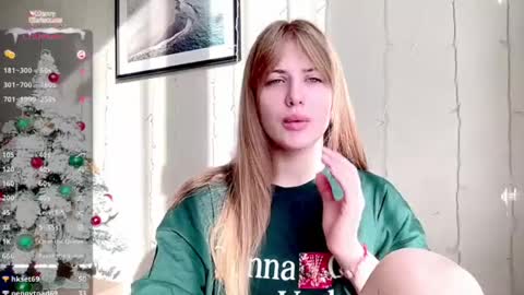 Snapshot of puremiraclealis chatting on 12-24-24, 11:06 Alicia online show from 12-24-24, 11:06