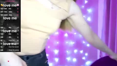 Snapshot of puremiraclealis chatting on 02-01-25, 06:29 Alicia online show from 02-01-25, 06:29