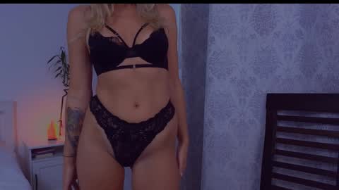 Snapshot of purevibrations chatting on 09-12-25, 04:07 Isabelle online show from 09-12-25, 04:07