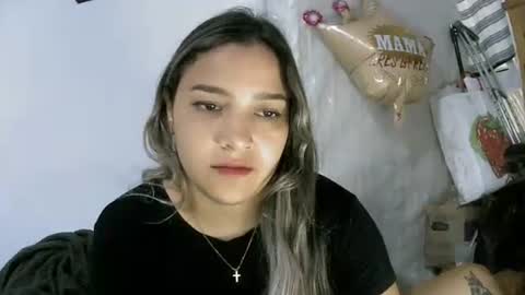 Snapshot of purple_23 chatting on 05-04-26, 04:36 Lizzy online show from 05-04-26, 04:36