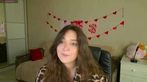 Bella online show from 10-20-25, 05:19