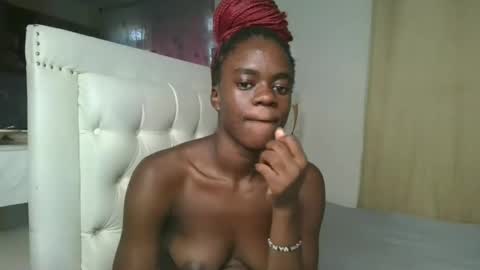 purple_honey1 online show from 04-04-26, 03:49