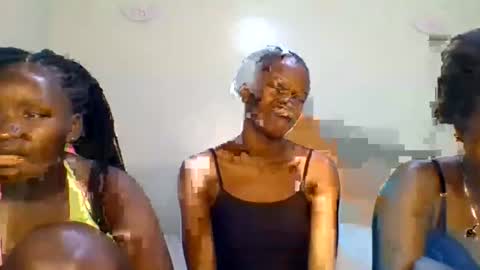 Snapshot of purple_honey2 chatting on 06-13-26, 06:06 Honey online show from 06-13-26, 06:06