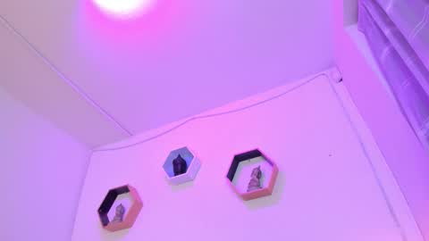 Anna  online show from 11-28-25, 04:15