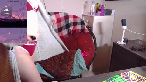 Snapshot of purplekushmama21 chatting on 01-20-25, 12:18 Lil Kush  online show from 01-20-25, 12:18