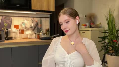 Aileen online show from 09-26-25, 07:18