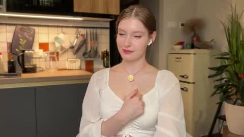 Aileen online show from 09-27-25, 07:08