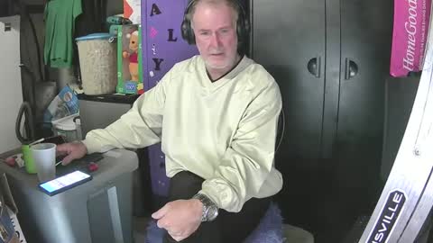 Snapshot of pussy_licker0127 chatting on 12-18-24, 04:17 Mark online show from 12-18-24, 04:17