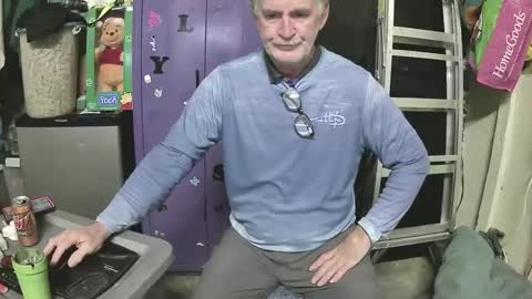 Snapshot of pussy_licker0127 chatting on 12-25-24, 04:12 Mark online show from 12-25-24, 04:12