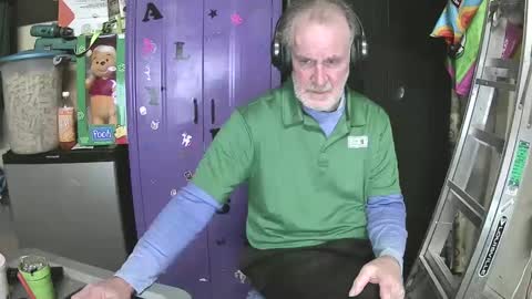 Snapshot of pussy_licker0127 chatting on 01-02-25, 04:09 Mark online show from 01-02-25, 04:09