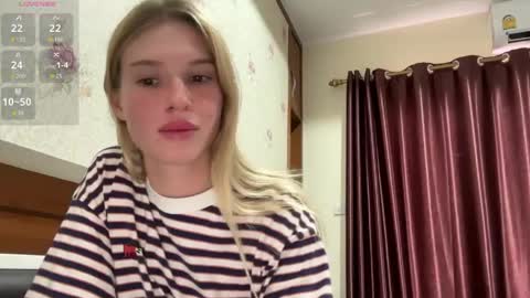 Lina online show from 04-12-26, 04:39