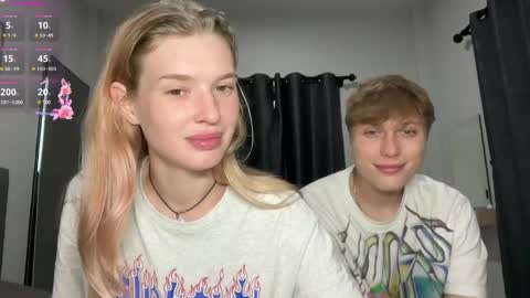 Snapshot of pussymoneywet chatting on 05-22-26, 11:10 Lina online show from 05-22-26, 11:10