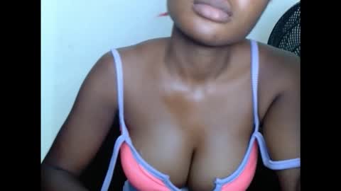 Snapshot of pussyxwetx chatting on 11-19-25, 08:20 pussyxwetx online show from 11-19-25, 08:20