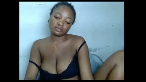 Snapshot of pussyxwetx chatting on 05-16-26, 01:02 pussyxwetx online show from 05-16-26, 01:02