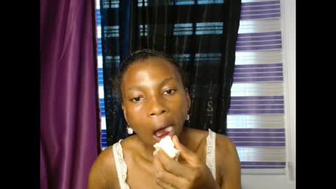 Snapshot of pussyxxjuice chatting on 10-21-25, 10:05 pussyxxjuice online show from 10-21-25, 10:05