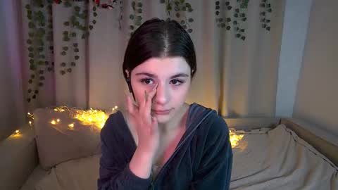 Ava online show from 09-19-25, 06:52