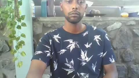 Snapshot of python974 chatting on 02-20-25, 07:01 Python online show from 02-20-25, 07:01