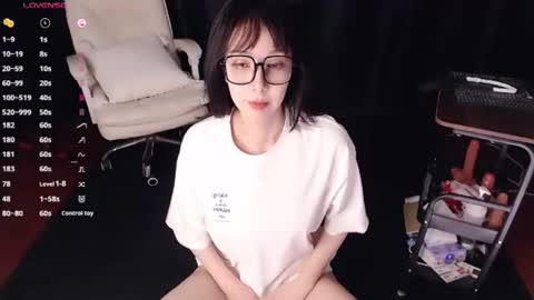 Snapshot of qianqian_ chatting on 06-12-26, 04:06 qianqian_ online show from 06-12-26, 04:06