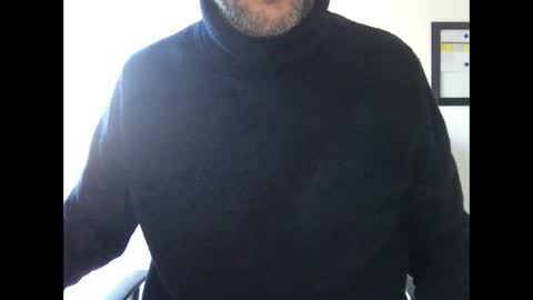 Snapshot of qsx9 chatting on 12-16-24, 02:27 Quentin online show from 12-16-24, 02:27