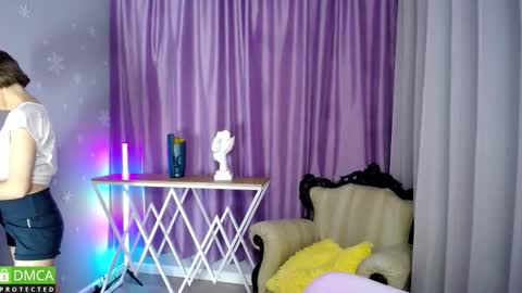 Snapshot of queen_a_n_i chatting on 11-08-25, 03:34 A N I Ill be here on December 1st online show from 11-08-25, 03:34