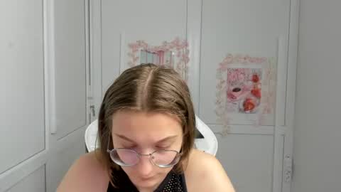 Amelie online show from 06-14-26, 08:05
