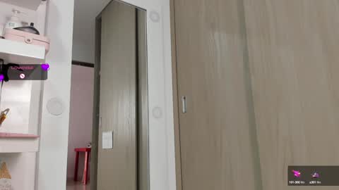 Snapshot of queen_antonella_oficial chatting on 01-28-25, 12:11 QUEEN ANTONELLA online show from 01-28-25, 12:11