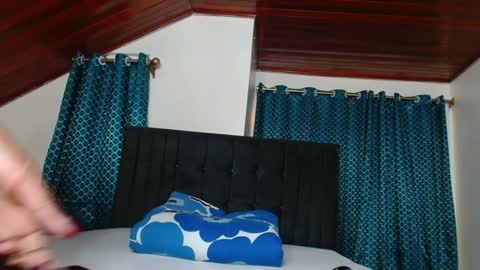 Queen armani online show from 02-06-25, 04:10