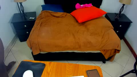 Queen online show from 12-15-24, 04:07