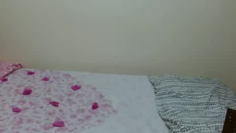 queen ema online show from 10-26-25, 04:07