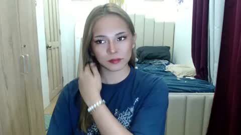 Snapshot of queen_heart0 chatting on 06-12-26, 10:58 shawny online show from 06-12-26, 10:58