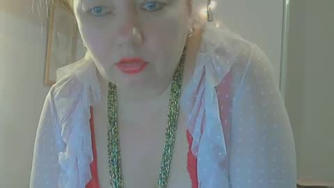 Snapshot of queen_jane8 chatting on 12-24-24, 02:44 queen_jane8 online show from 12-24-24, 02:44