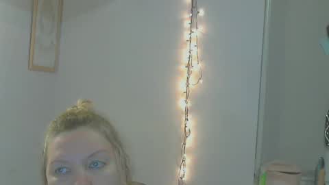 Snapshot of queen_jane8 chatting on 12-26-24, 09:37 queen_jane8 online show from 12-26-24, 09:37