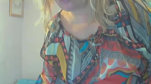 Snapshot of queen_jane8 chatting on 01-10-25, 05:02 queen_jane8 online show from 01-10-25, 05:02