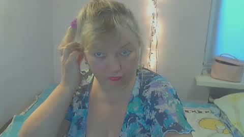 Snapshot of queen_jane8 chatting on 02-10-25, 12:29 queen_jane8 online show from 02-10-25, 12:29
