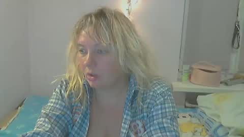 Snapshot of queen_jane8 chatting on 02-15-25, 03:50 queen_jane8 online show from 02-15-25, 03:50