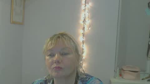 Snapshot of queen_jane8 chatting on 02-21-25, 04:05 queen_jane8 online show from 02-21-25, 04:05