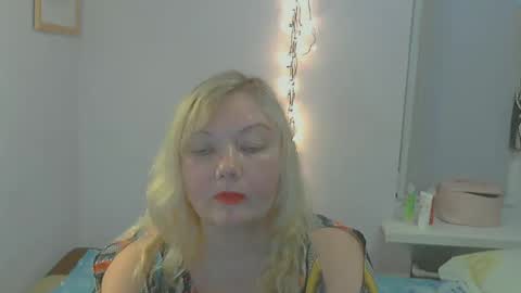Snapshot of queen_jane8 chatting on 03-01-25, 04:00 queen_jane8 online show from 03-01-25, 04:00