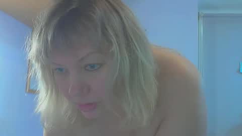 Snapshot of queen_jane8 chatting on 11-18-25, 04:55 queen_jane8 online show from 11-18-25, 04:55