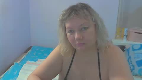 Snapshot of queen_jane8 chatting on 11-20-25, 04:51 queen_jane8 online show from 11-20-25, 04:51