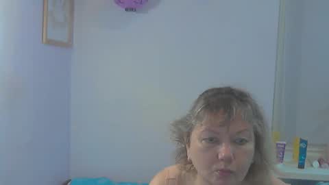 Snapshot of queen_jane8 chatting on 11-28-25, 05:04 queen_jane8 online show from 11-28-25, 05:04
