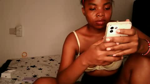 queen_joy123 online show from 11-22-25, 04:44