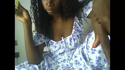 Snapshot of queen_kai chatting on 04-11-26, 09:13 queen_kai online show from 04-11-26, 09:13