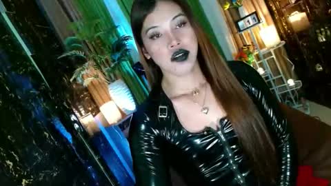 Kendal  online here from 6am-3pm philippine time online show from 10-11-25, 09:30