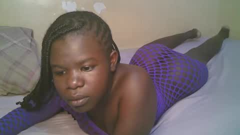 Snapshot of queen_latasha chatting on 05-07-26, 02:39 queen_latasha online show from 05-07-26, 02:39