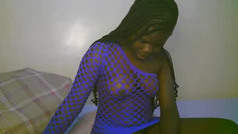 Snapshot of queen_latasha chatting on 05-08-26, 06:19 queen_latasha online show from 05-08-26, 06:19