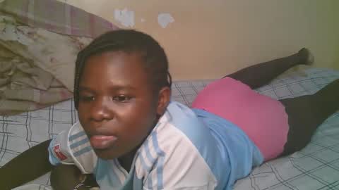Snapshot of queen_latasha chatting on 05-12-26, 05:10 queen_latasha online show from 05-12-26, 05:10