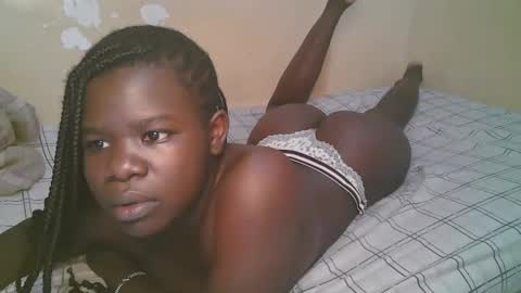 Snapshot of queen_latasha chatting on 05-17-26, 04:10 queen_latasha online show from 05-17-26, 04:10